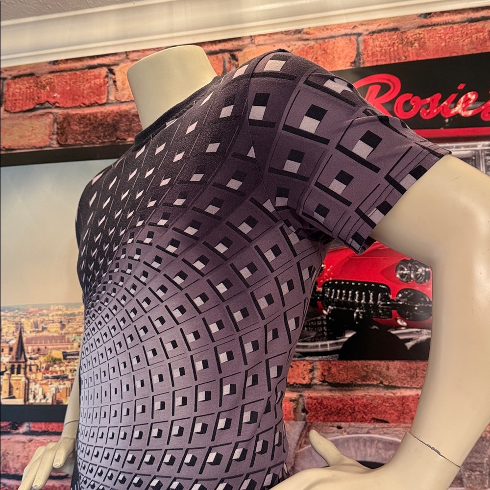 SHEIN Design Tee Shirt - Picture 11 of 17